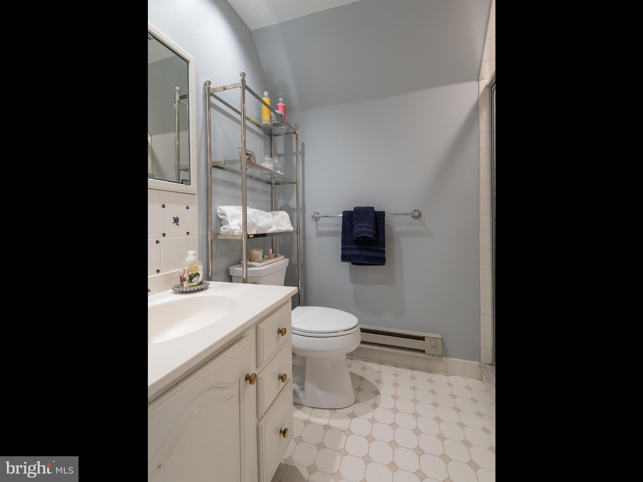 1275 Farm Road Berwyn, PA 19312 - Photo 34 of 48 Full Bath for 5th Bedroom Suite