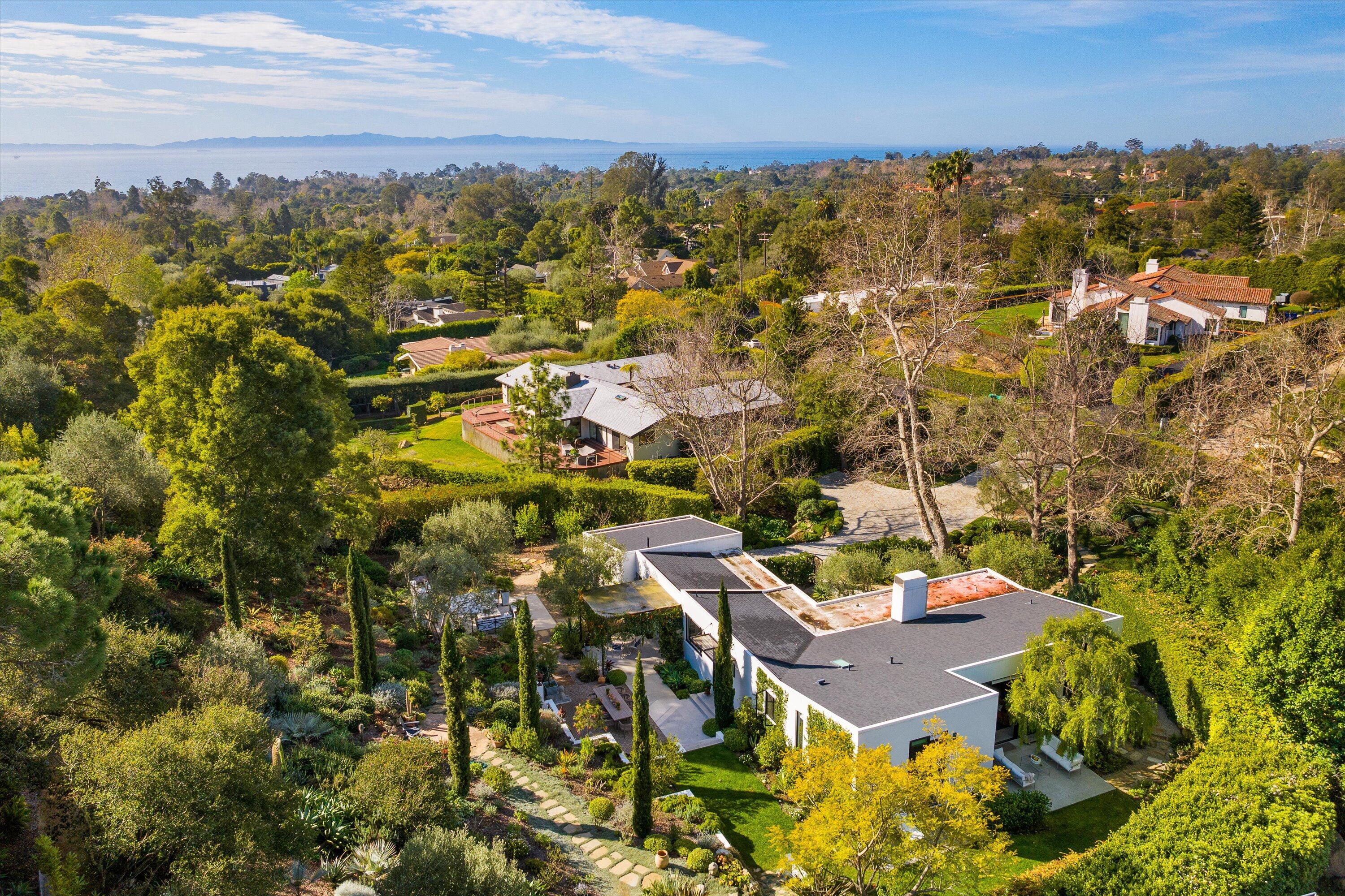 448 Court Place Montecito, CA 93108 - Photo 31 of 33 view of city and mountain