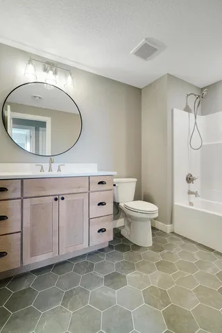 $880,000 | 9545 63rd Street South, Cottage Grove, MN 55016