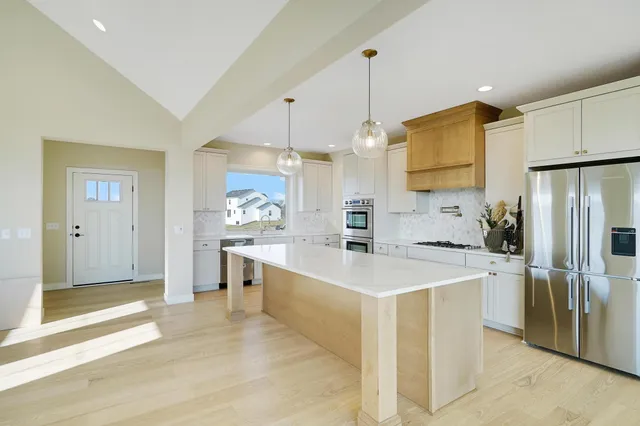 $880,000 | 9545 63rd Street South, Cottage Grove, MN 55016