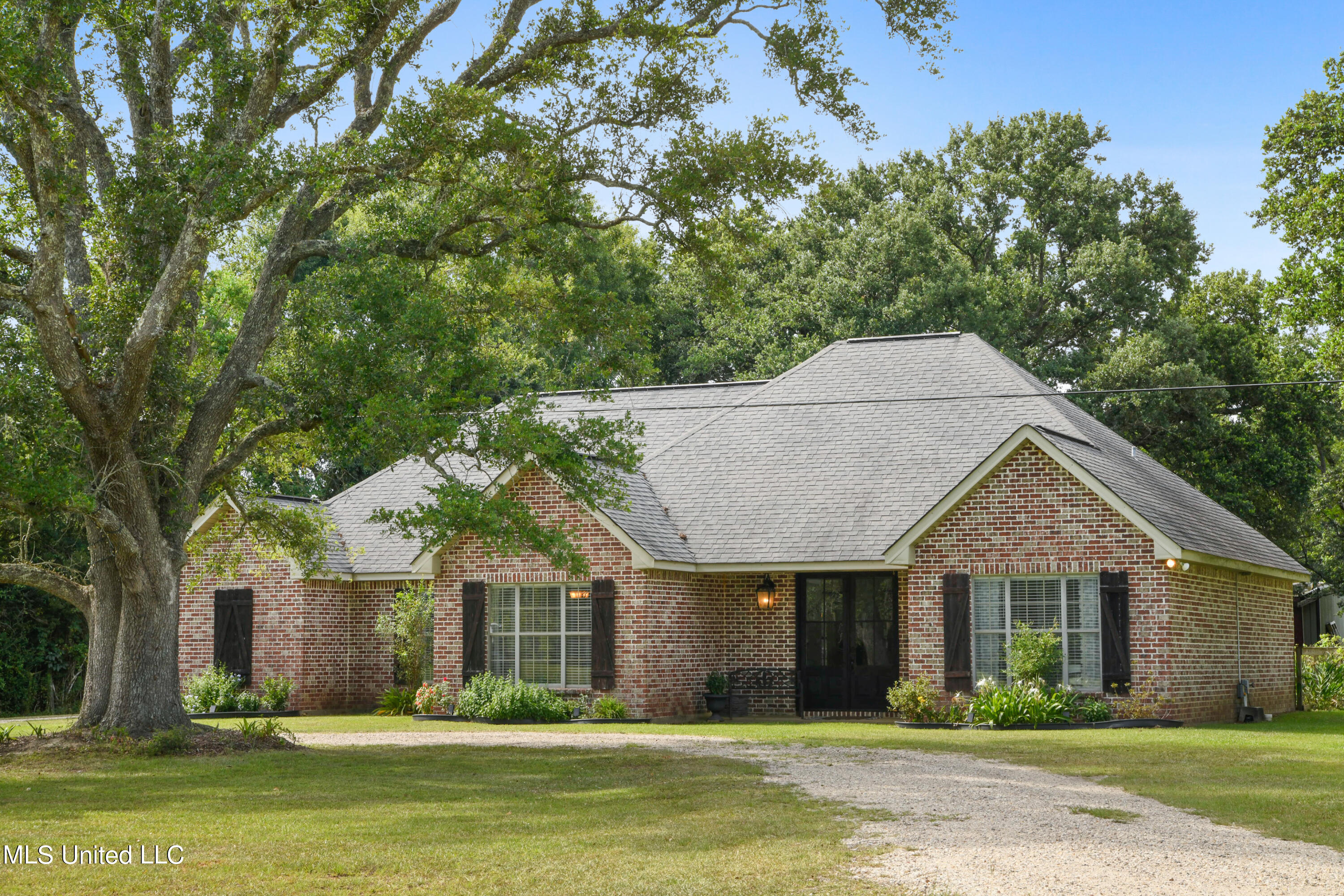 16 Preacher Hill Road Picayune, MS 39466 - Photo 1 of 21 Front