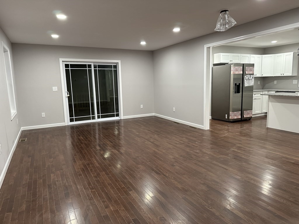 11 King Street Springfield, MA 01109 - Photo 4 of 23 Gallery Image 4