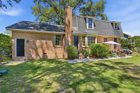 $925,000 | 7 Gardens Corner Court, Charleston, SC 29407