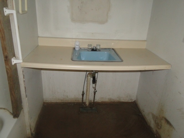 2717 East Pierson Road Flint, MI 48506 - Photo 10 of 12 31390476-9.JPG