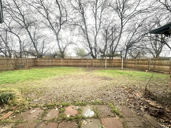 $2,125 | 813 Irene Street, Burleson, TX 76028
