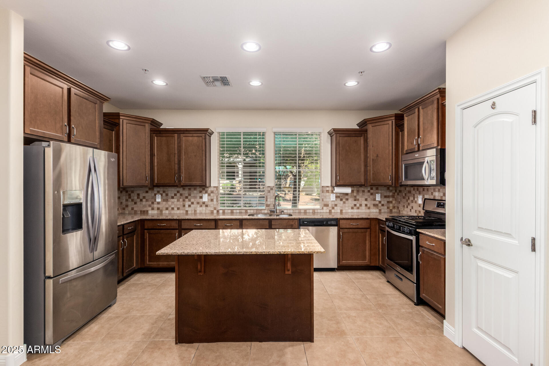 20977 West Hamilton Street Buckeye, AZ 85396 - Photo 9 of 53 Kitchen