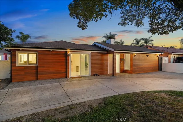 $1,325,000 | 10214 Woodruff Avenue, Downey, CA 90241