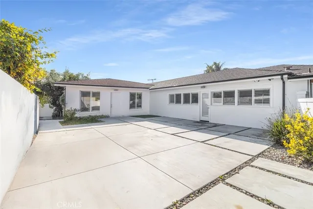$1,325,000 | 10214 Woodruff Avenue, Downey, CA 90241