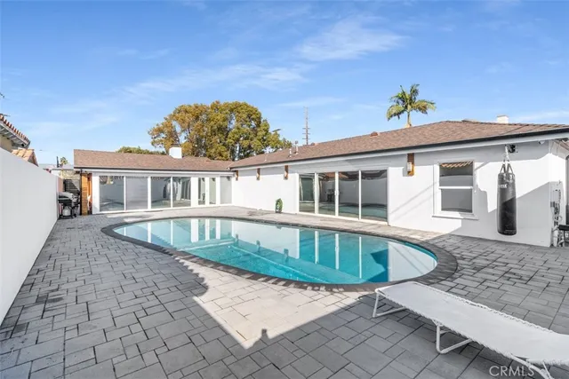 $1,325,000 | 10214 Woodruff Avenue, Downey, CA 90241