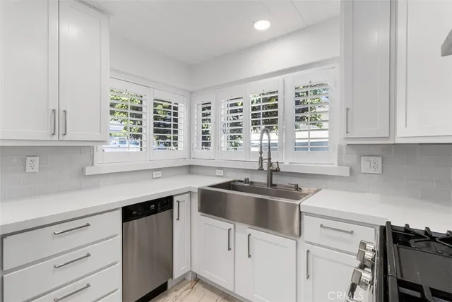 $1,325,000 | 10214 Woodruff Avenue, Downey, CA 90241