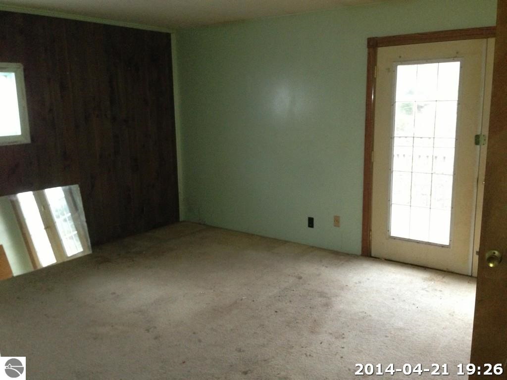 388 West River Road Traverse City, MI 49696 - Photo 15 of 19 1784674-14.JPG