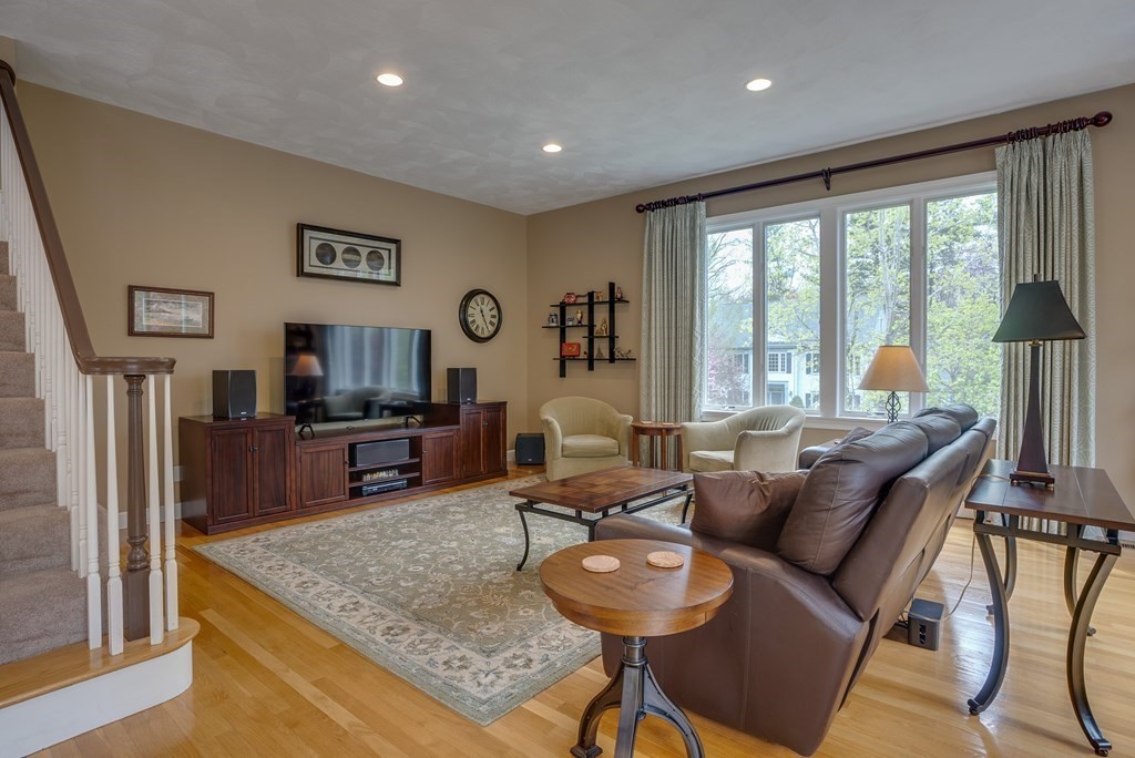 35 Battle Flagg Road Bedford, MA 01730 - Photo 11 of 42