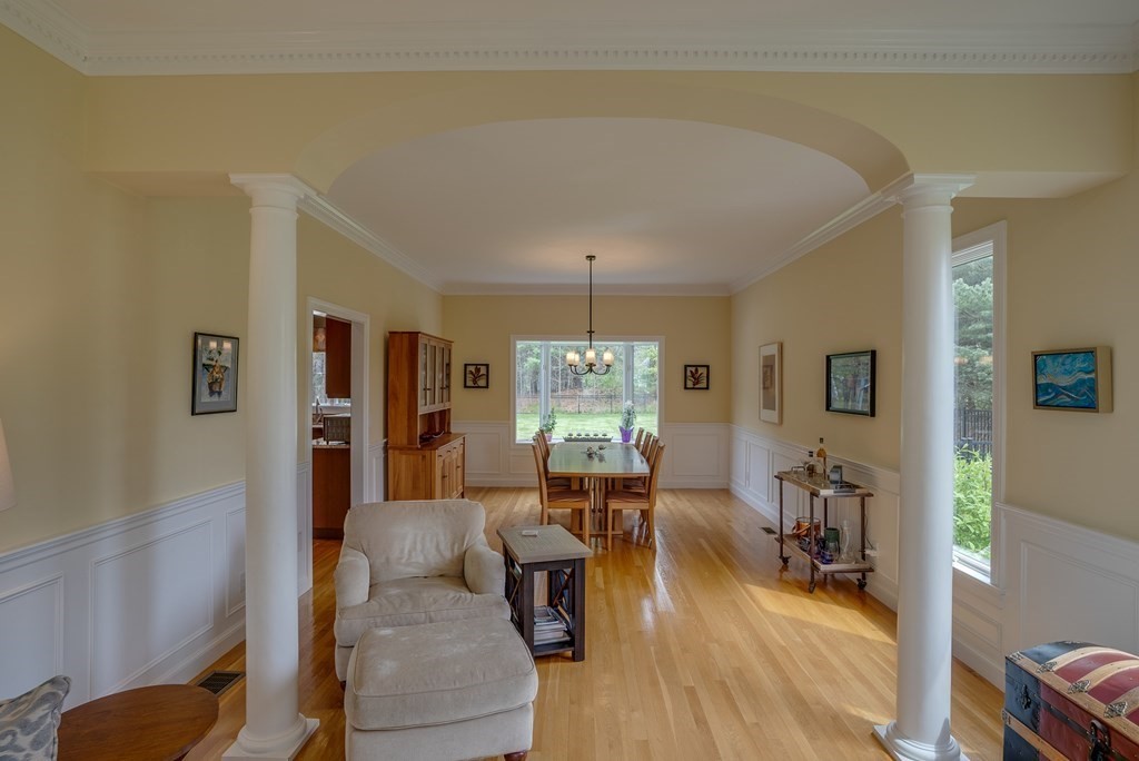 35 Battle Flagg Road Bedford, MA 01730 - Photo 13 of 42