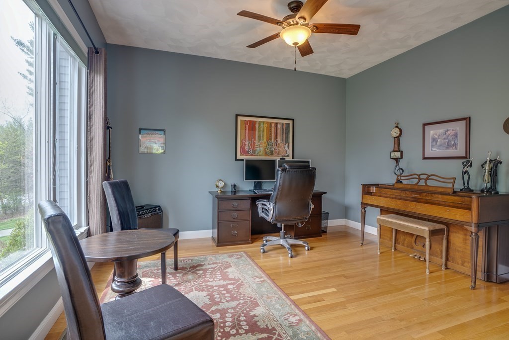 35 Battle Flagg Road Bedford, MA 01730 - Photo 16 of 42