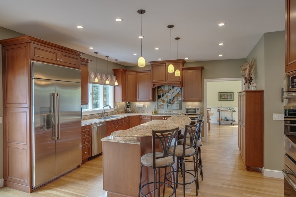 35 Battle Flagg Road Bedford, MA 01730 - Photo 2 of 42