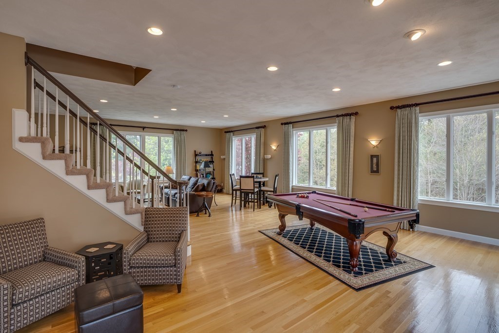 35 Battle Flagg Road Bedford, MA 01730 - Photo 9 of 42