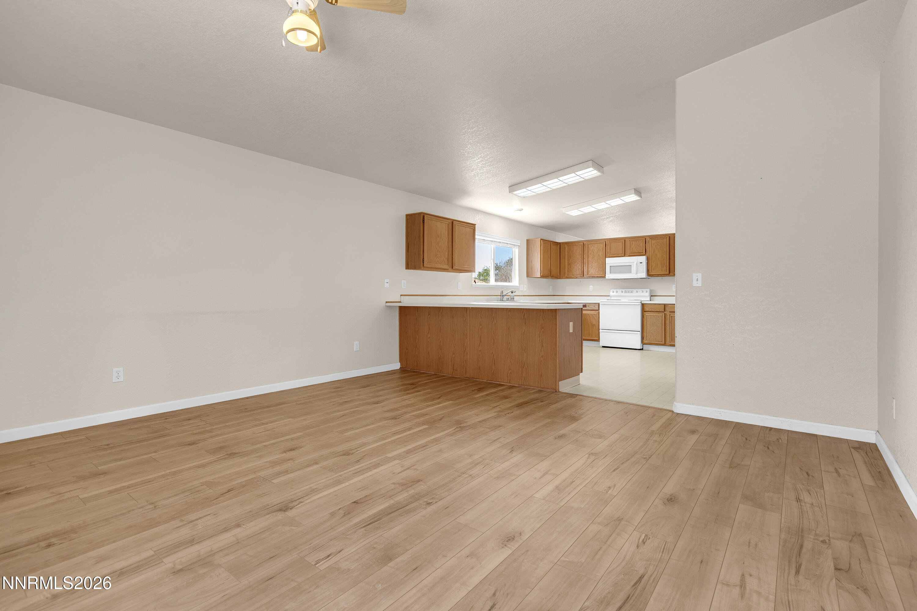 5486 Trapper Court Sun Valley, NV 89433 - Photo 15 of 37 Trapper5486-015