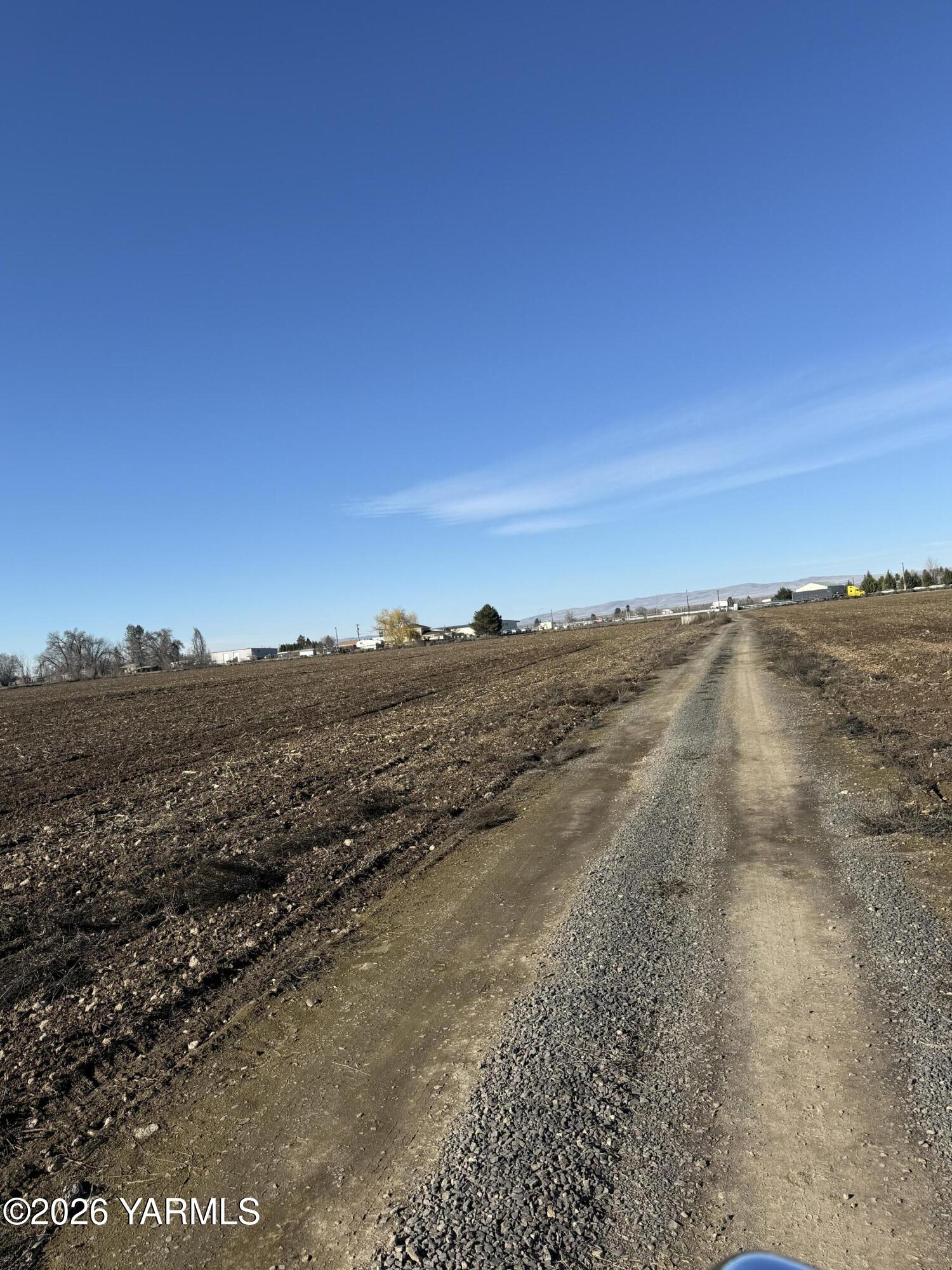 168505 West King Tull Road Prosser, WA 99350 - Photo 8 of 25 a view of mountain view with mountain
