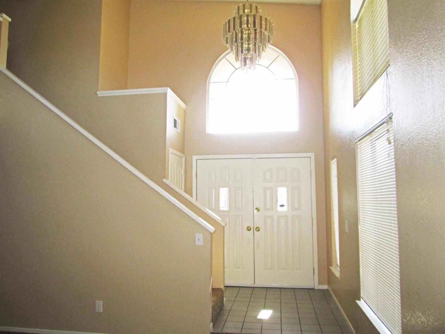1134 Raymond Road Hanford, CA 93230 - Photo 4 of 33 Gallery Image 4