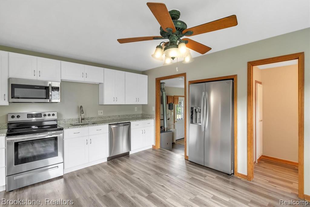 21038 Gill Road Farmington Hills, MI 48335 - Photo 7 of 25