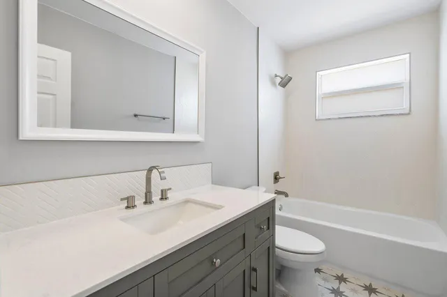 $3,250 | 3048 North Dixie Highway, Boca Raton, FL 33431