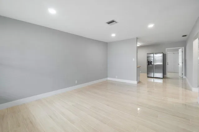 $3,250 | 3048 North Dixie Highway, Boca Raton, FL 33431