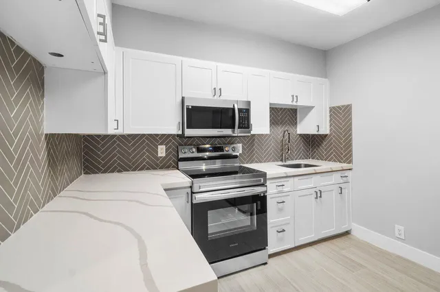 $3,250 | 3048 North Dixie Highway, Boca Raton, FL 33431