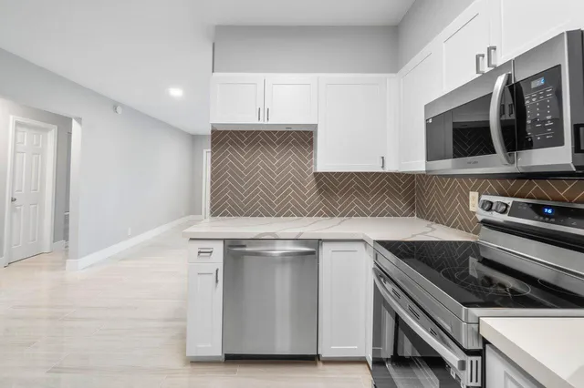 $3,250 | 3048 North Dixie Highway, Boca Raton, FL 33431