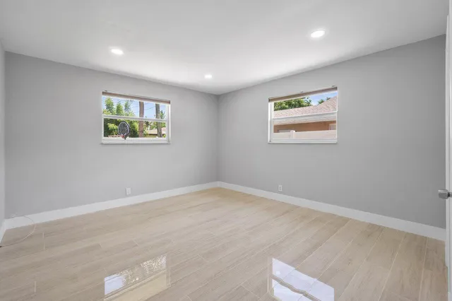 $3,250 | 3048 North Dixie Highway, Boca Raton, FL 33431