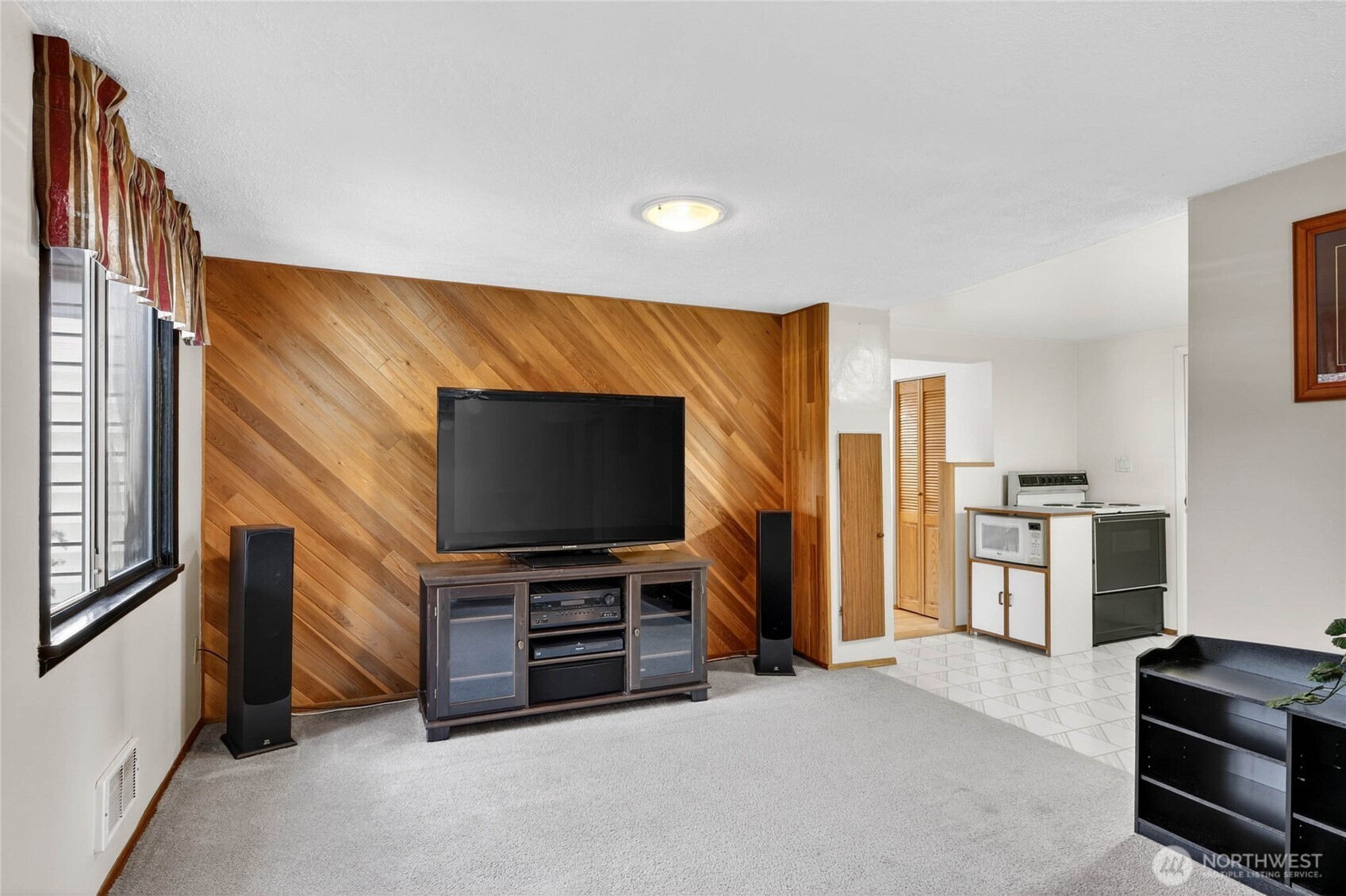 17830 116th Avenue Southeast Renton, WA 98058 - Photo 8 of 28
