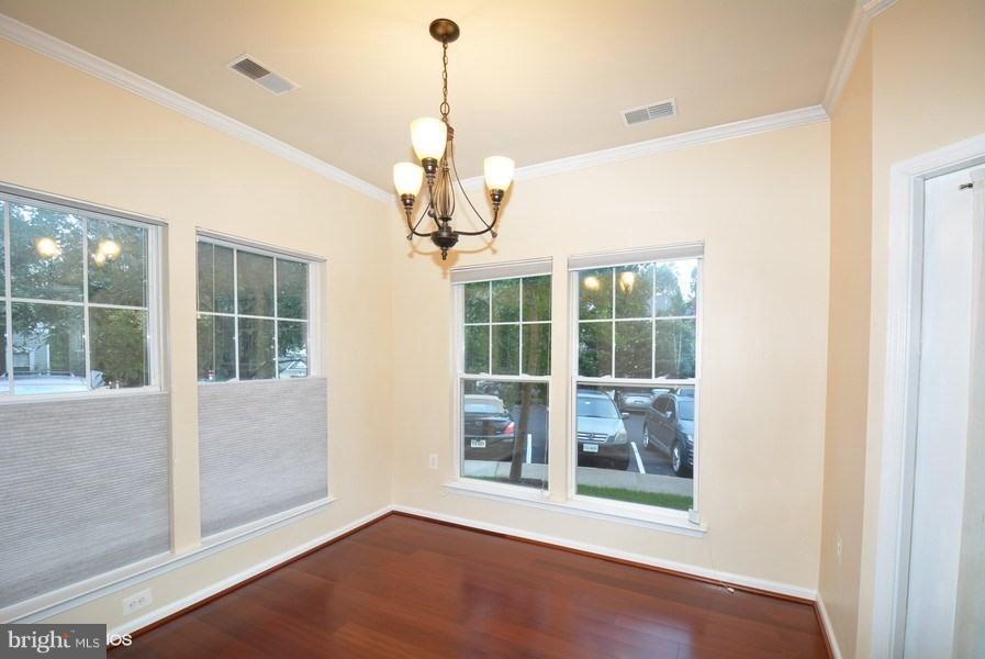 1515 North Point Drive, Unit 101 Reston, VA 20194 - Photo 11 of 30 Dining Room