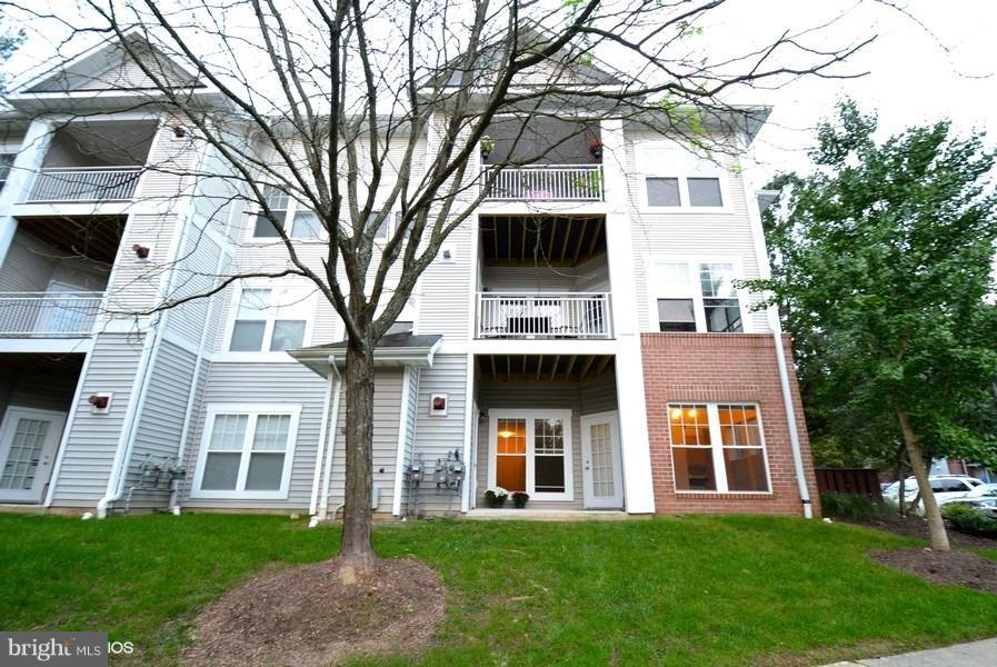 1515 North Point Drive, Unit 101 Reston, VA 20194 - Photo 25 of 30 Exterior (Rear)