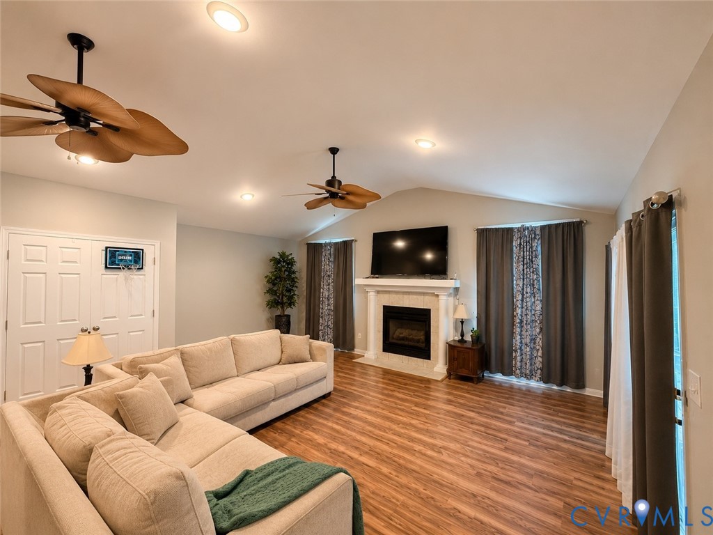 13613 Bundle Road Chesterfield, VA 23838 - Photo 7 of 37 Living room