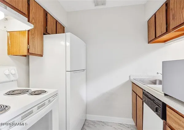 $74,900 | 4218 Hessmer Avenue, Unit 116, Metairie, LA 70002
