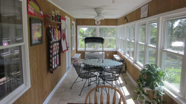 1555 Southside Road Southside, TN 37171 - Photo 4 of 20 Sunroom