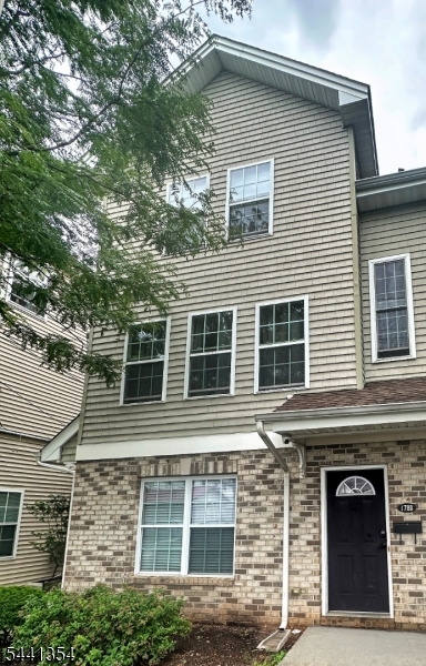 178 Front Street Elizabeth Port, NJ 07206 - Photo 2 of 20