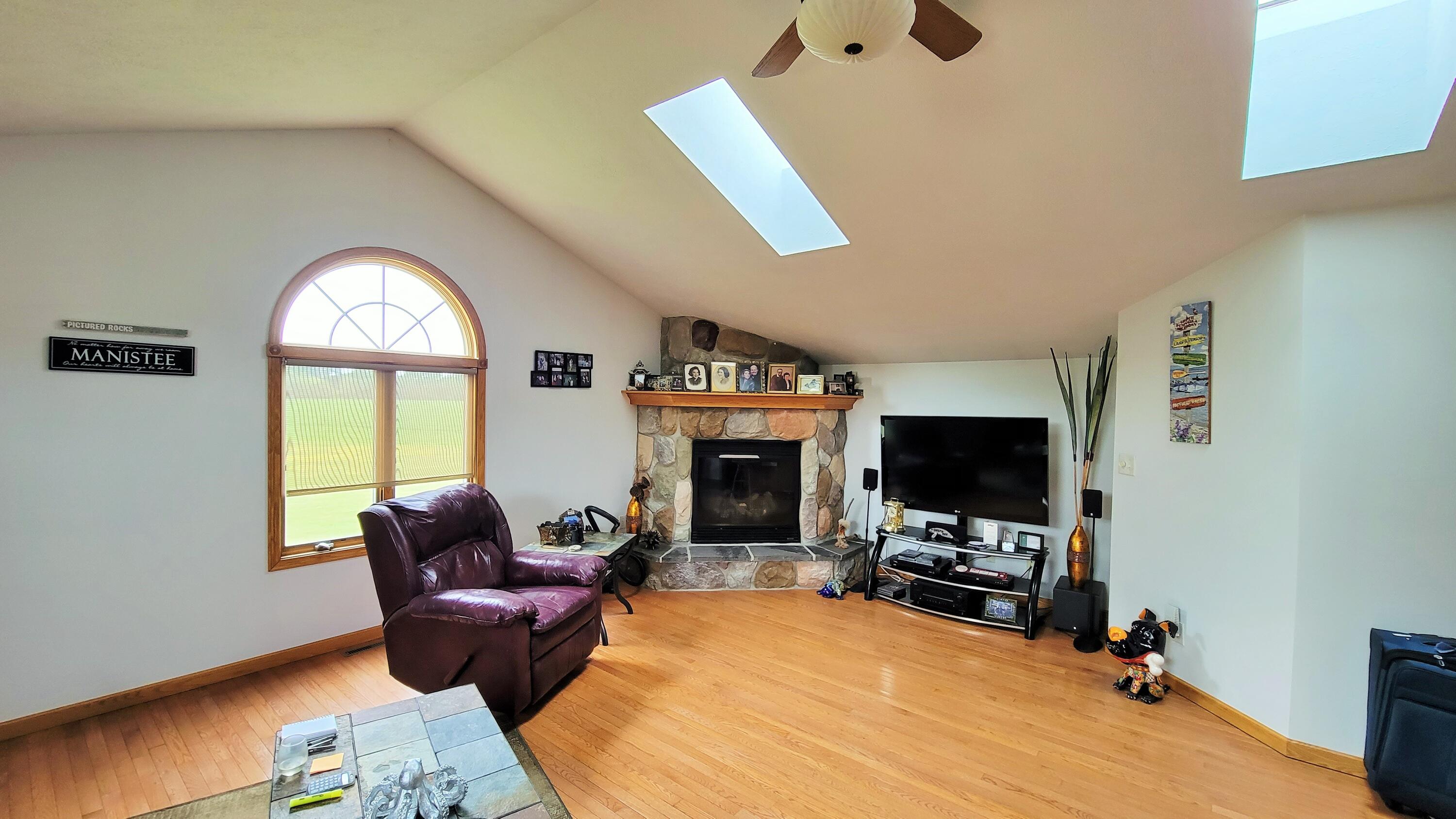 8014 Hall Road Bellevue, MI 49021 - Photo 23 of 63 20210527_154020 (2)