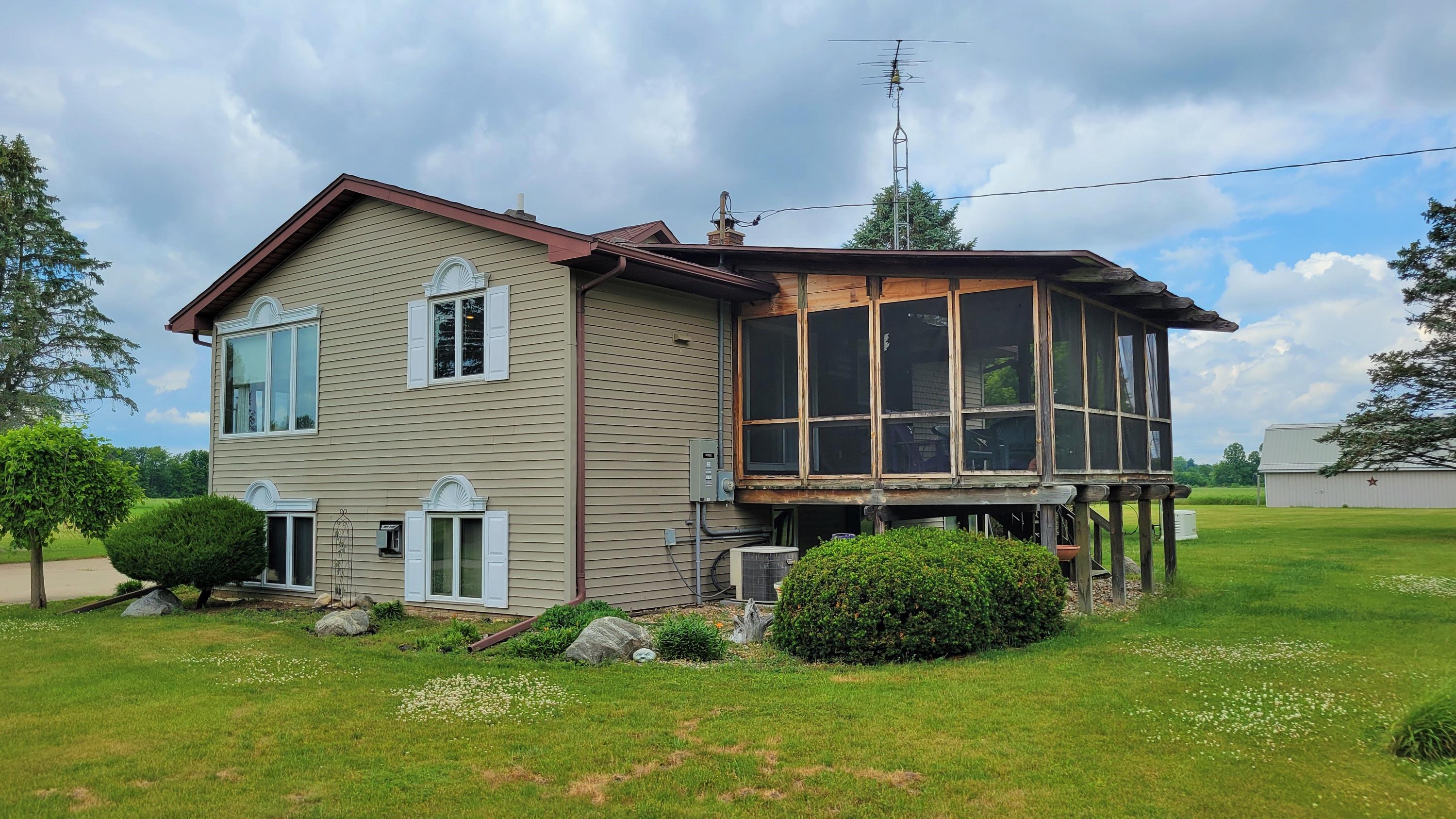 8014 Hall Road Bellevue, MI 49021 - Photo 4 of 63 20210608_134835 (2)