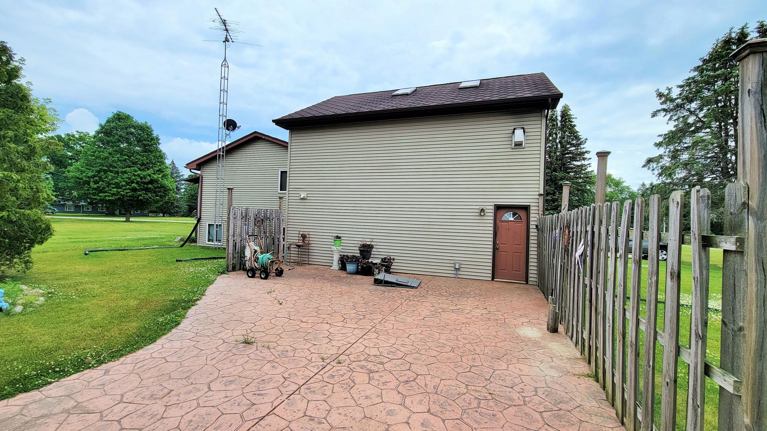 8014 Hall Road Bellevue, MI 49021 - Photo 5 of 63 20210608_133355 (2)