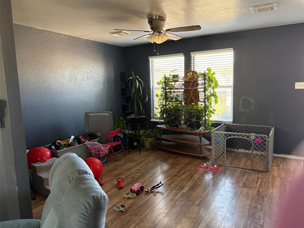 8753 Hunters Point Way Fort Worth, TX 76123 - Photo 6 of 9 Formal Living or Office Space (optional)