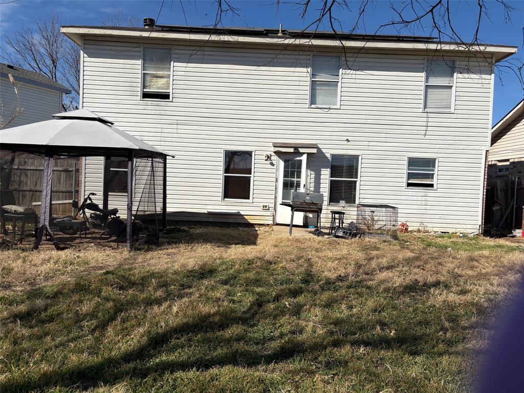 8753 Hunters Point Way Fort Worth, TX 76123 - Photo 9 of 9 Large back Yard