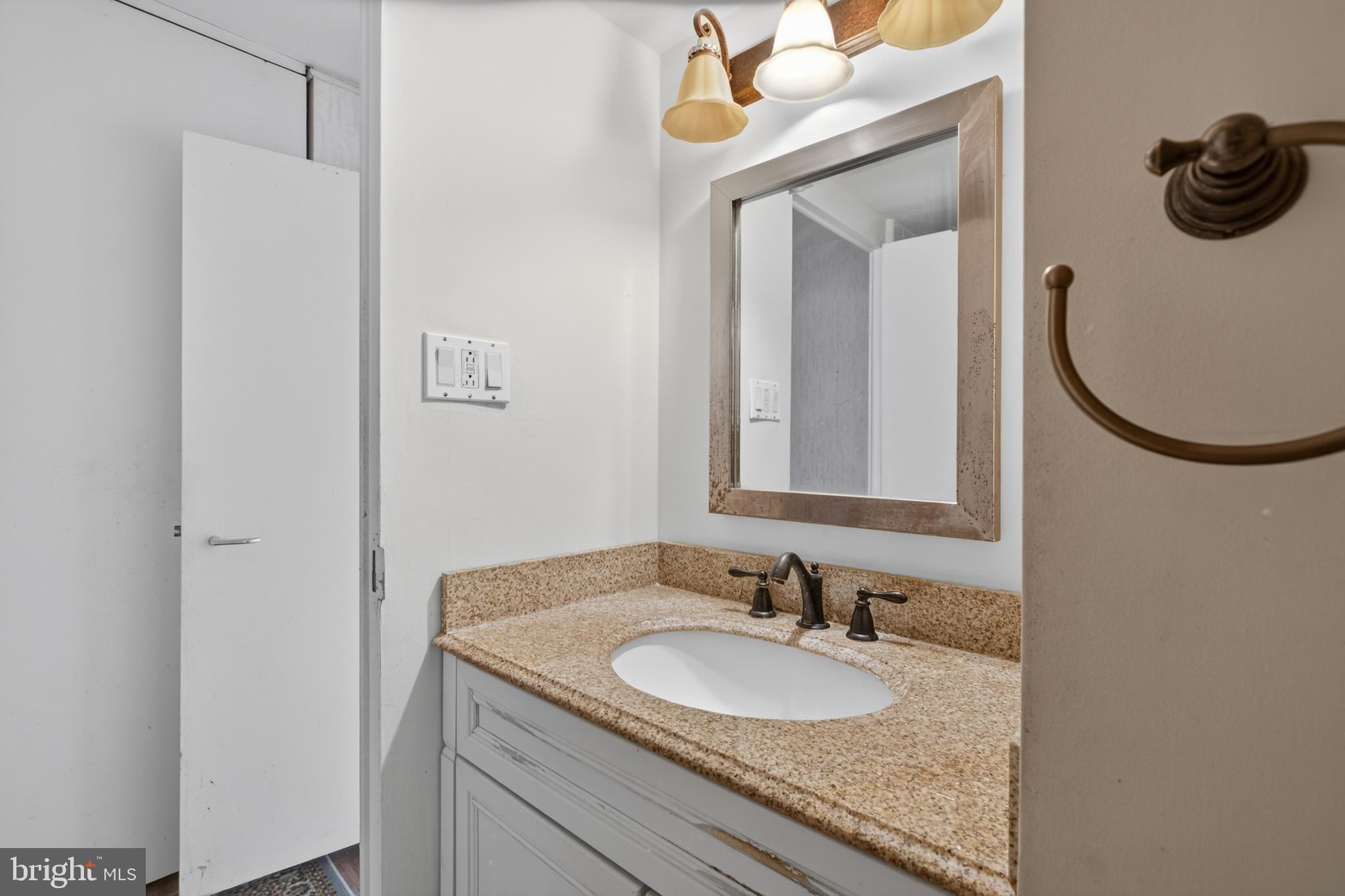 604 South Washington Square, Unit 2506 Philadelphia, PA 19106 - Photo 14 of 26