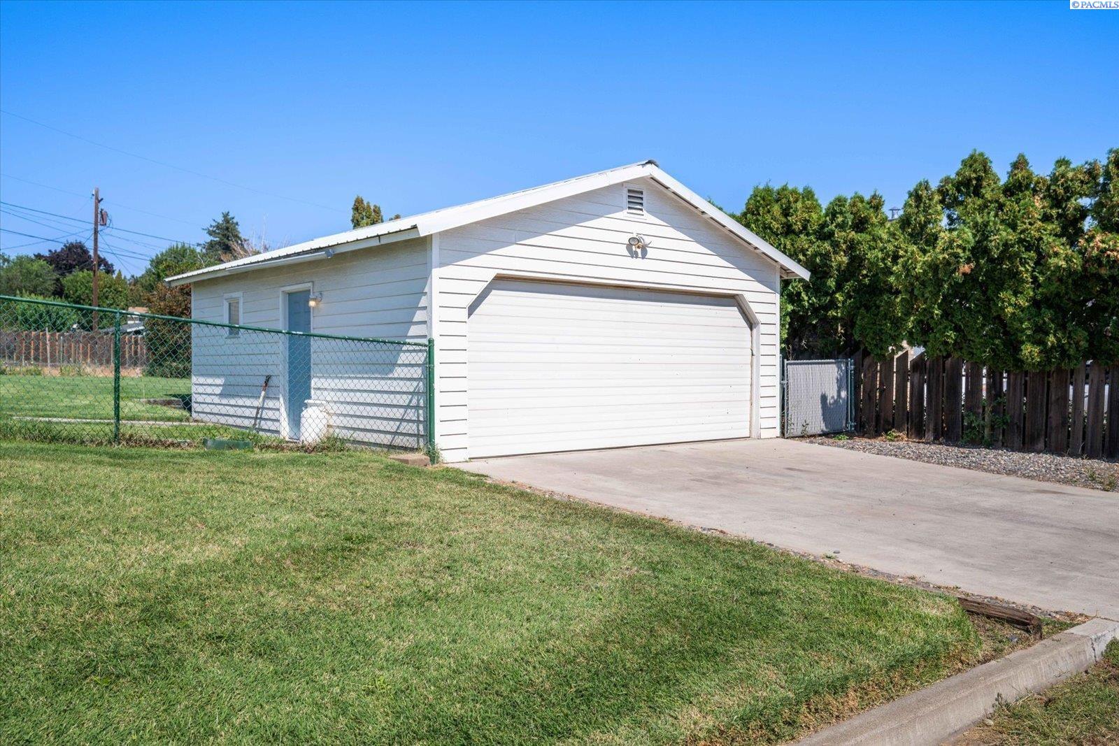 703 South Euclid Road Grandview, WA 98930 - Photo 38 of 42 Gallery Image 38