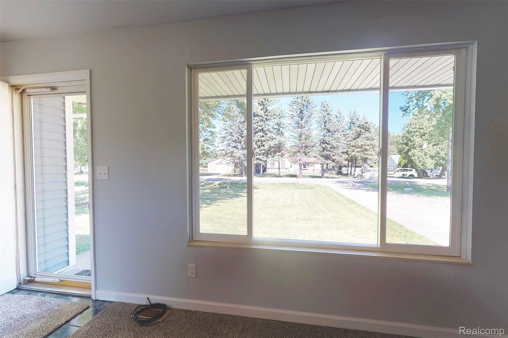 4346 Crosby Road Flint, MI 48506 - Photo 16 of 47 6D31F41D-1730-4392-A1D4-DD7381EE7080_1_201_a.jpeg