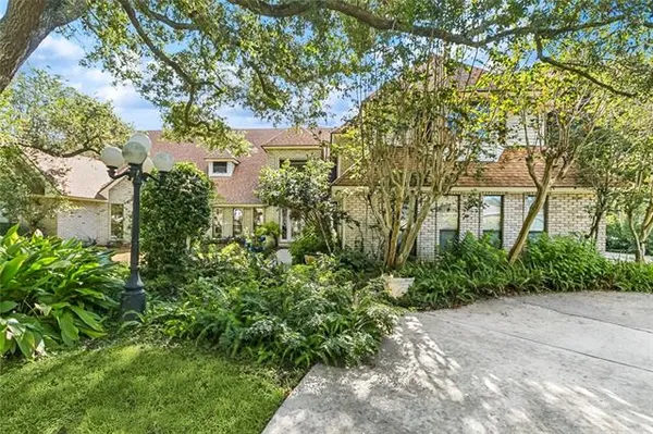 $850,000 | 43 Shadow Lane, Destrehan, LA 70047