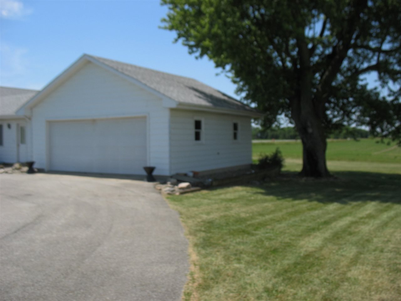 10505 Highway 27 Decatur, IN 46733 - Photo 3 of 16