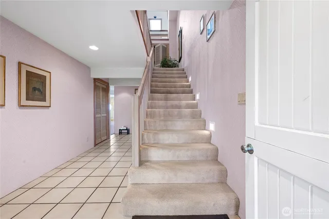 a view of entryway and hall