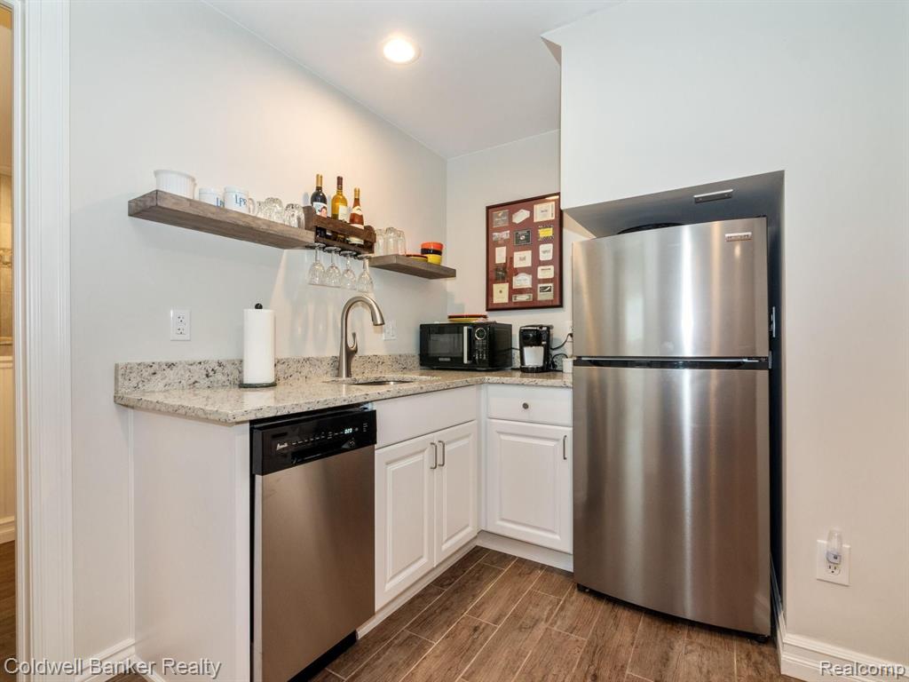 3817 Windingbrook Circle Rochester Hills, MI 48309 - Photo 33 of 46