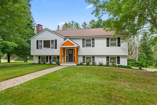 $540,000 | 295 Old Waterford Road, Littleton, NH 03561