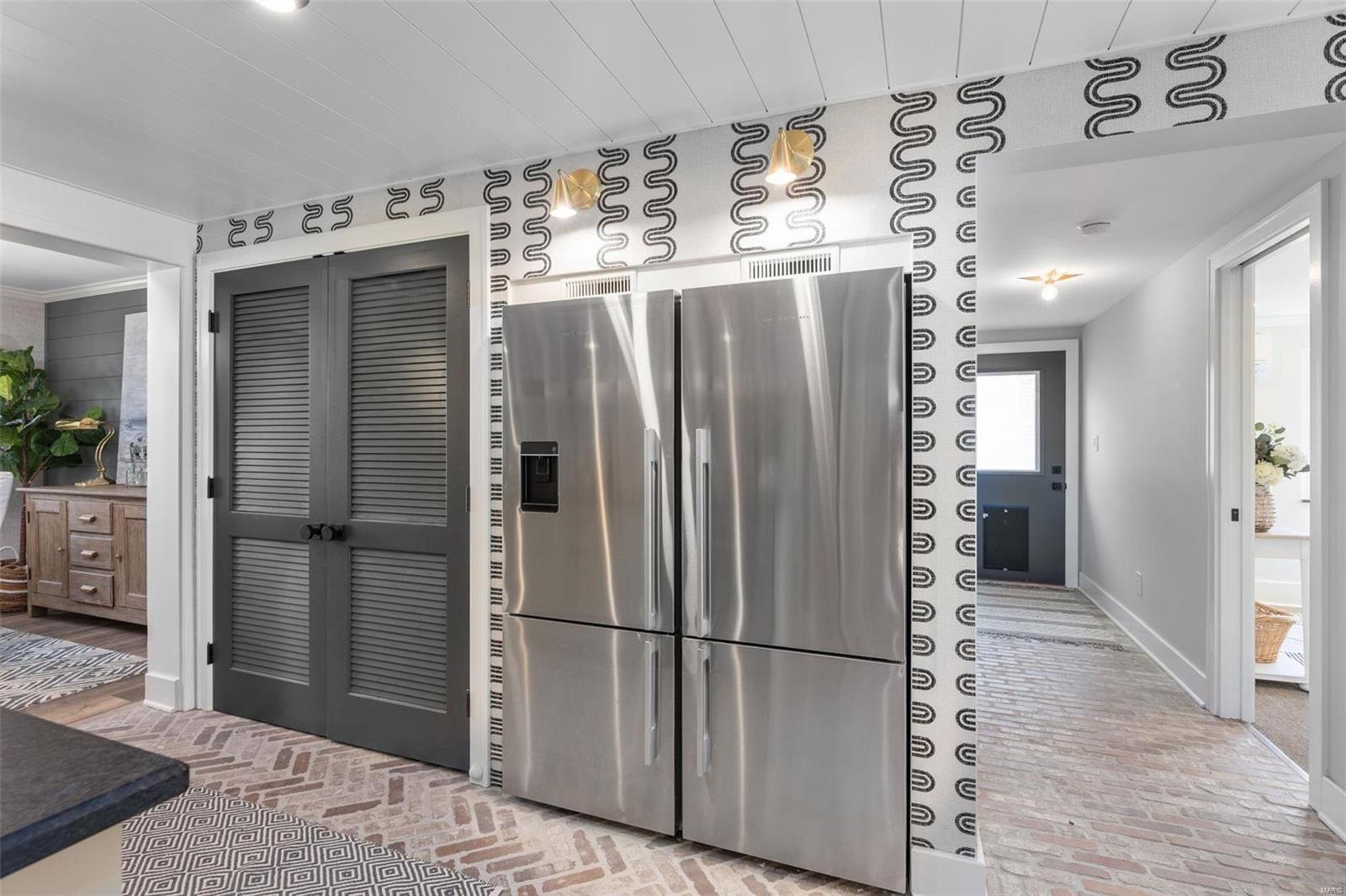 910 Glenbrook Avenue Glendale, MO 63122 - Photo 13 of 47